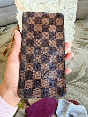 Louis Vuitton Ebene Bi Fold Pre love 💝💝💝